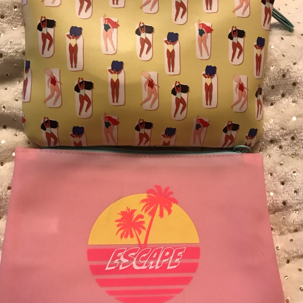2 makeup bags